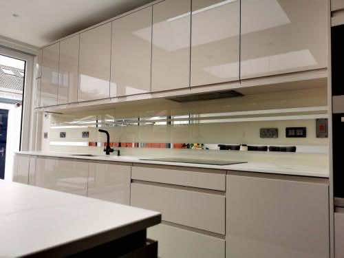 Glass Centre is Specialists in Kitchens Glass Splashbacks in Ireland. We provide full service of design, supply and installation.